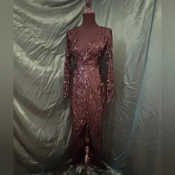 Shimmering Sequin Long Sleeve Gown - Picture 1 of 5